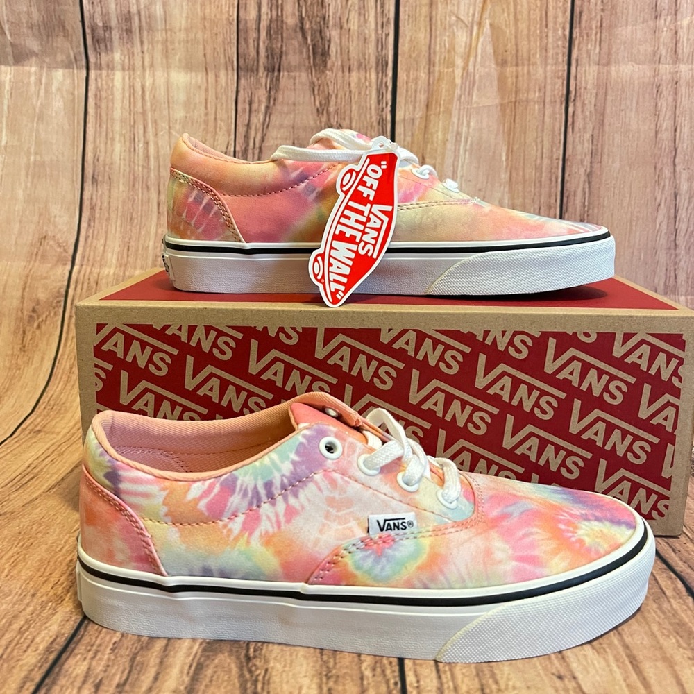 NWT TIE-DYE VANS SIZE 6.5W